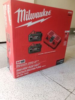 Milwaukee 48-59-1888 REDLITHIUM FORGE Starter Kit with Two XC 8.0 Ah Battery and Dual Bay Rapid Charger