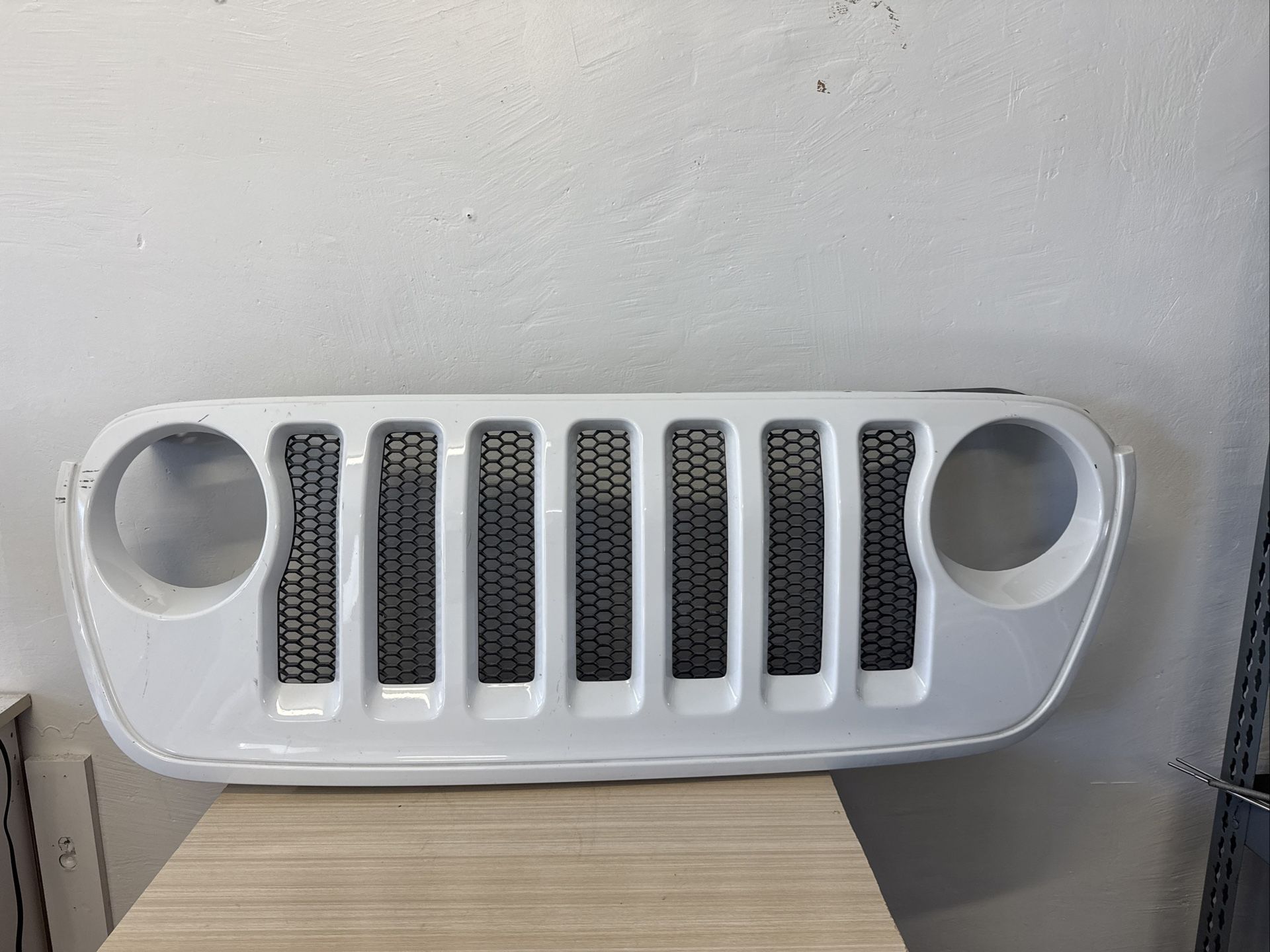 2021-2023 JEEP WRANGLER JL SAHARA RUBICON GRILLE UPPER FRONT REPLACEMENT PART