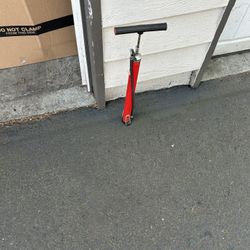 Tire pump