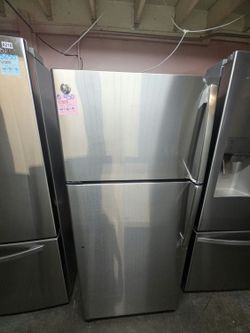 30inches width G E Refri ger ator Frid ge All features