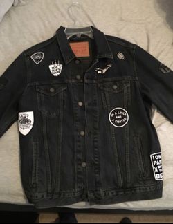 Men’s Levi’s denim jacket