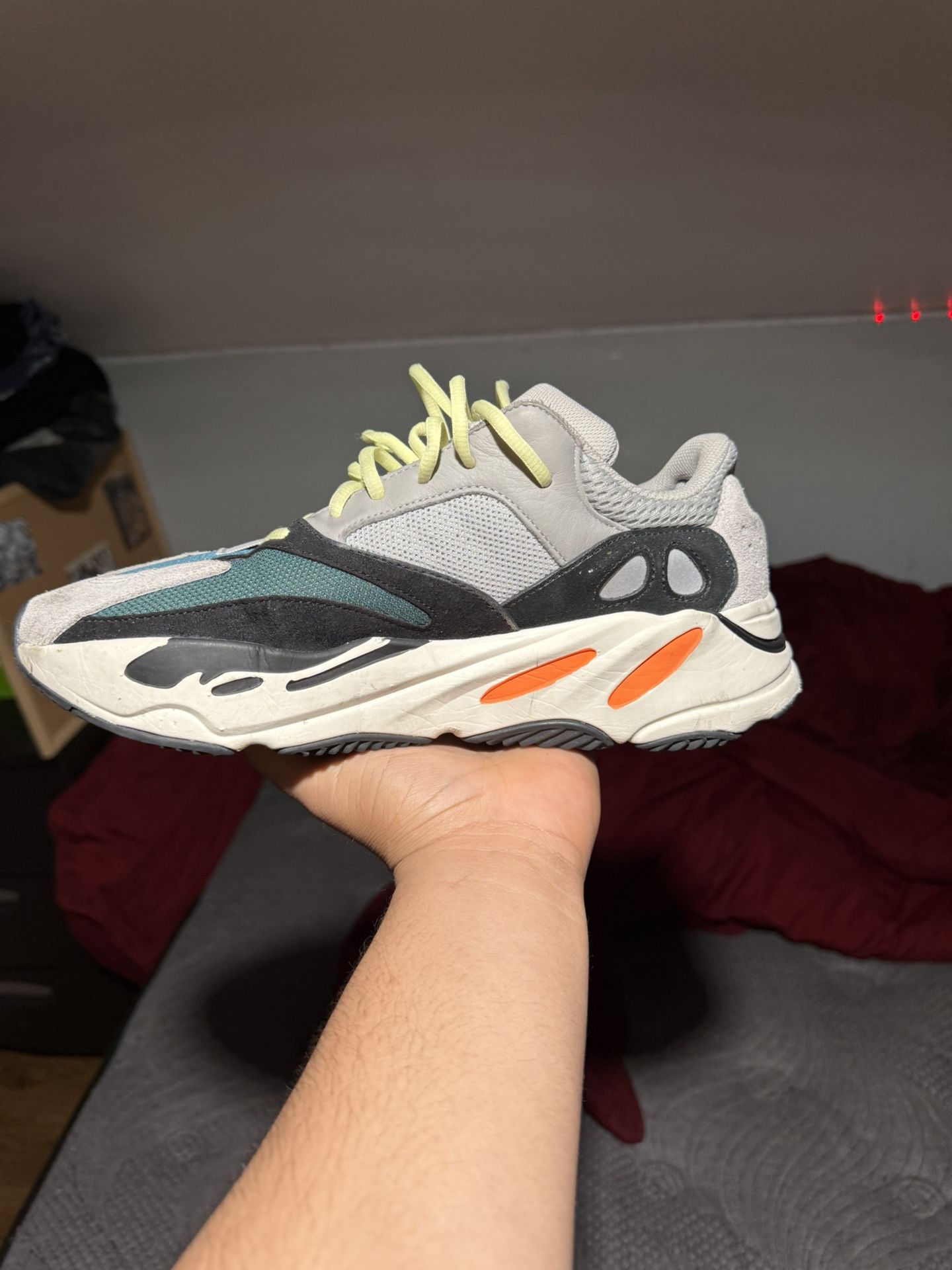 yeezy 700