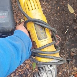 DeWalt 4-1/2 in. Small Angle Grinder. 