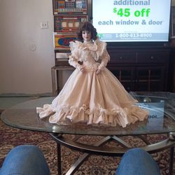 VINTAGE  HAMILTON COLLECTION DOLL