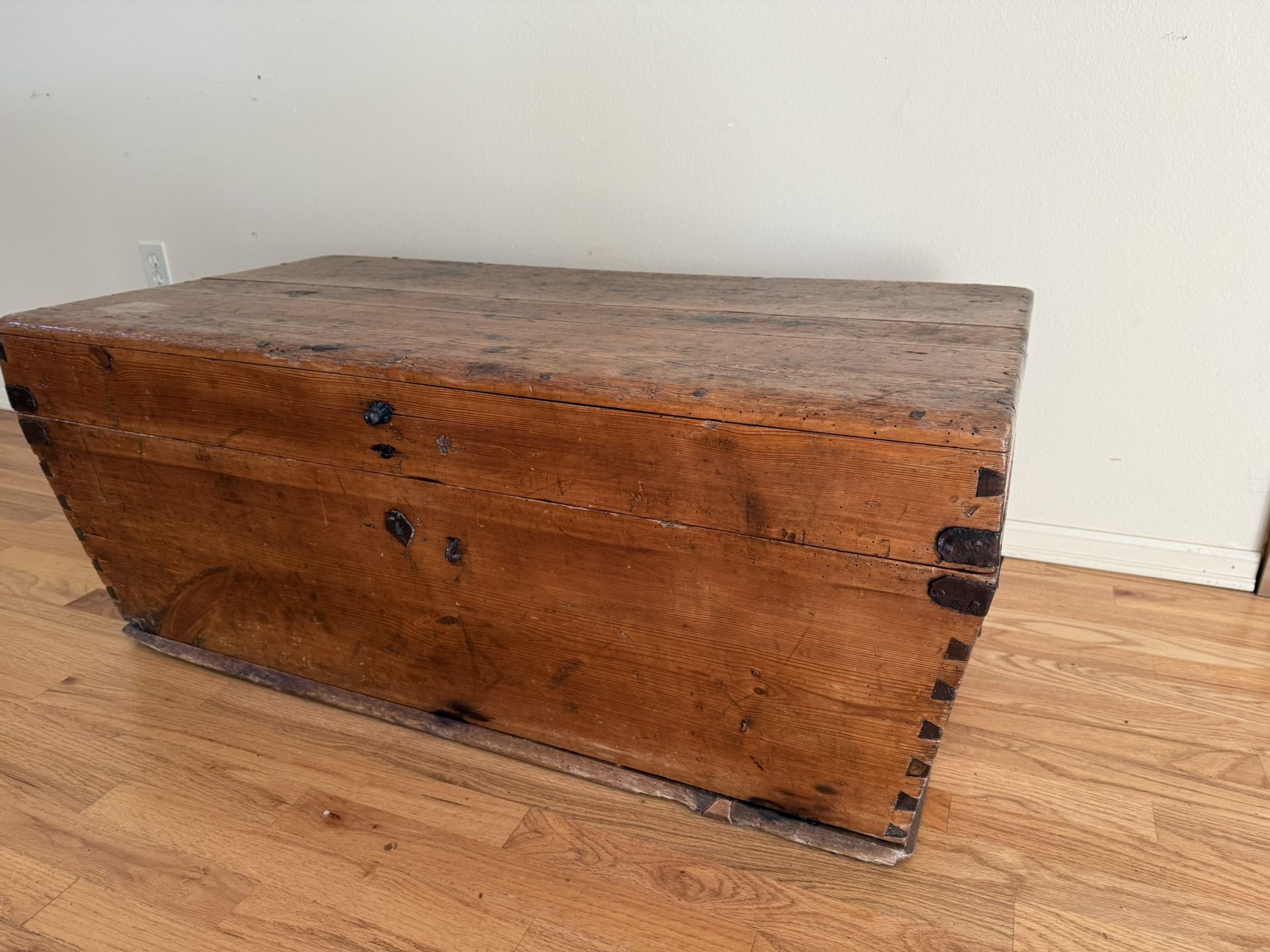 Antique Trunk Chest Coffee Table Storage Box