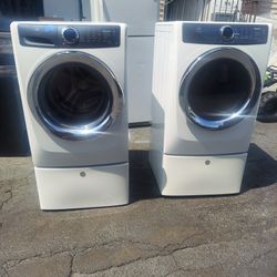 Electrolux Wacher Machine And Dry 