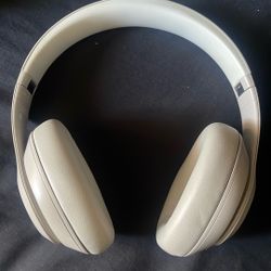 Beats Studio Pro