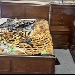 Are you looking for a GORGEOUS, STURDY Bedroom Set at an AMAZING PRICE!