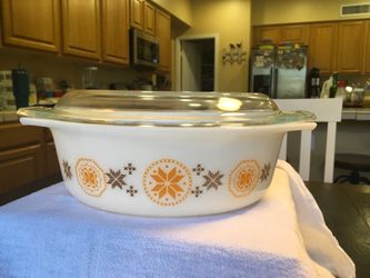 Vintage PYREX, “Town and Country” Oval Casserole. 1 1/2 Qt. # 043… 101 and Queen Creek Rd.