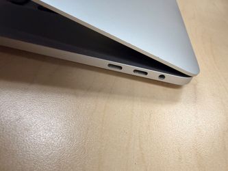 MacBook Pro 2019 16” i9 2.3GHz 64GB Memory 1TB