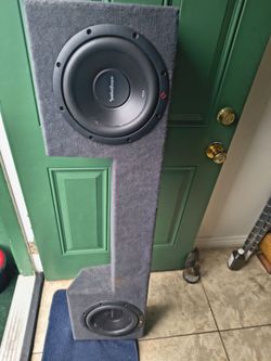 $150 I'm in HUNTINGTON BEACH CAJON CON SPEAKERS PARA UNA FORD F150Rockford Fosgate R2D2-10 Prime 10” R2 2-Ohm DVC Subwoofer - 250 Watts RMS / 500 Watt