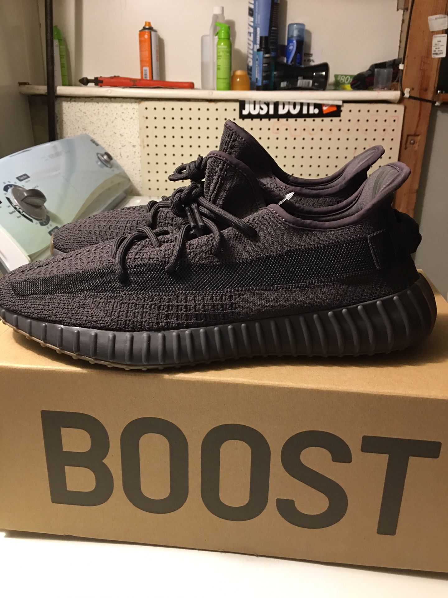 YEEZY BOOST 350 v2 CINDER/CINDER