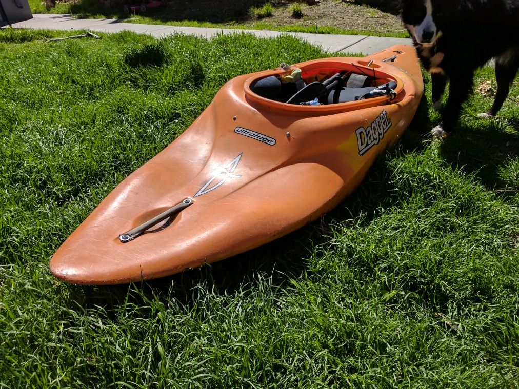 Dagger kayak