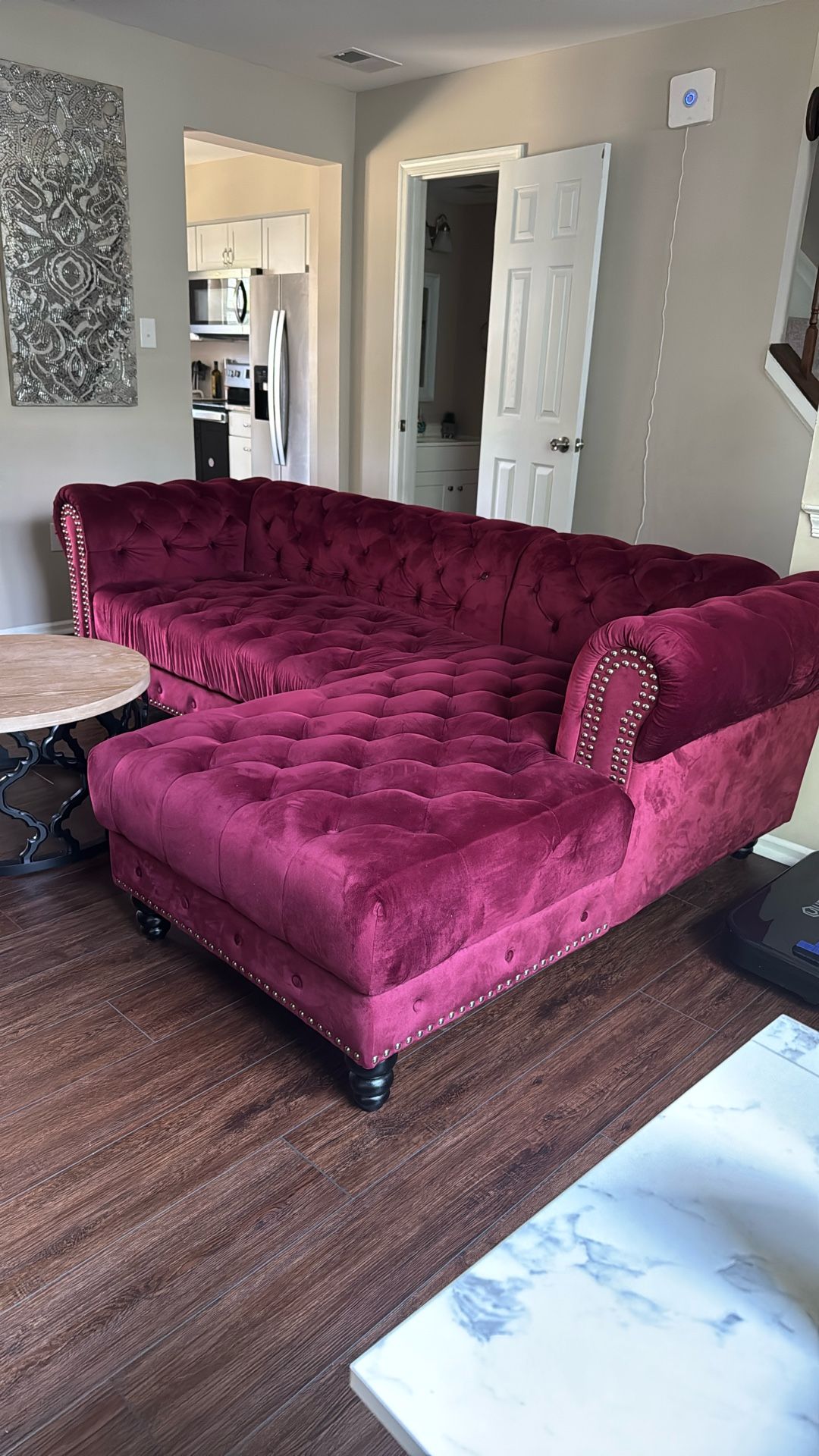 Beautiful couch 