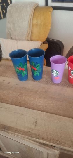 Starbucks to go cups