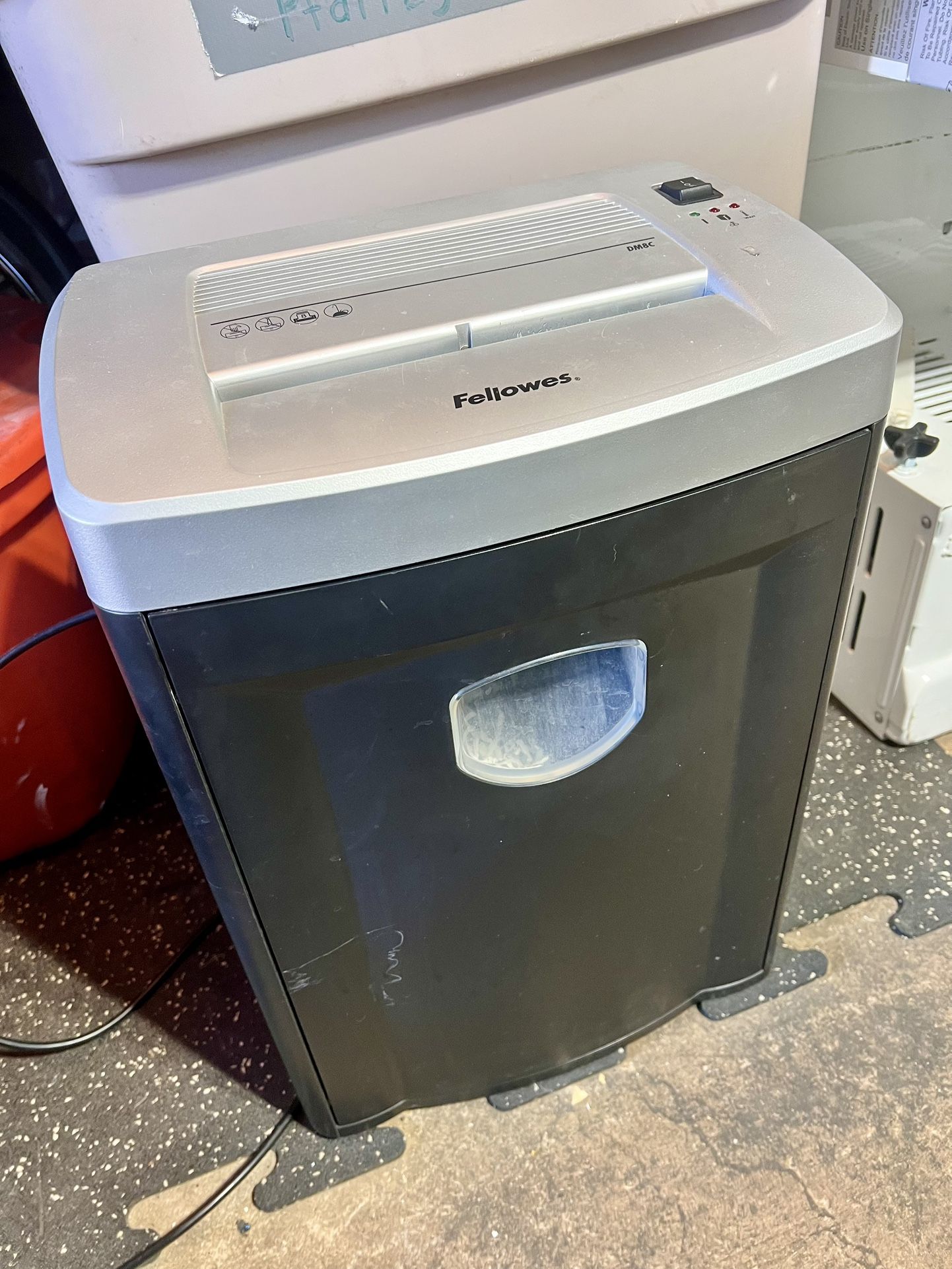 fellowes shredder