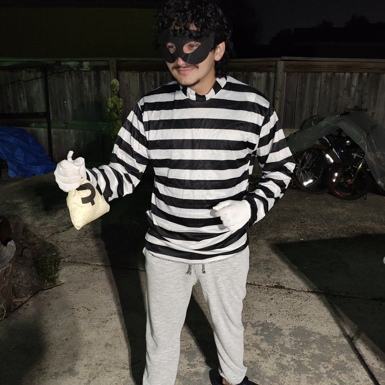 Jail Bird Custome Large Large $15