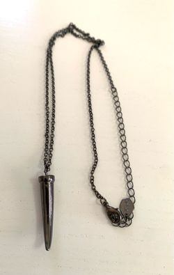 SHARK TOOTH STYLE NECKLACE / NEW