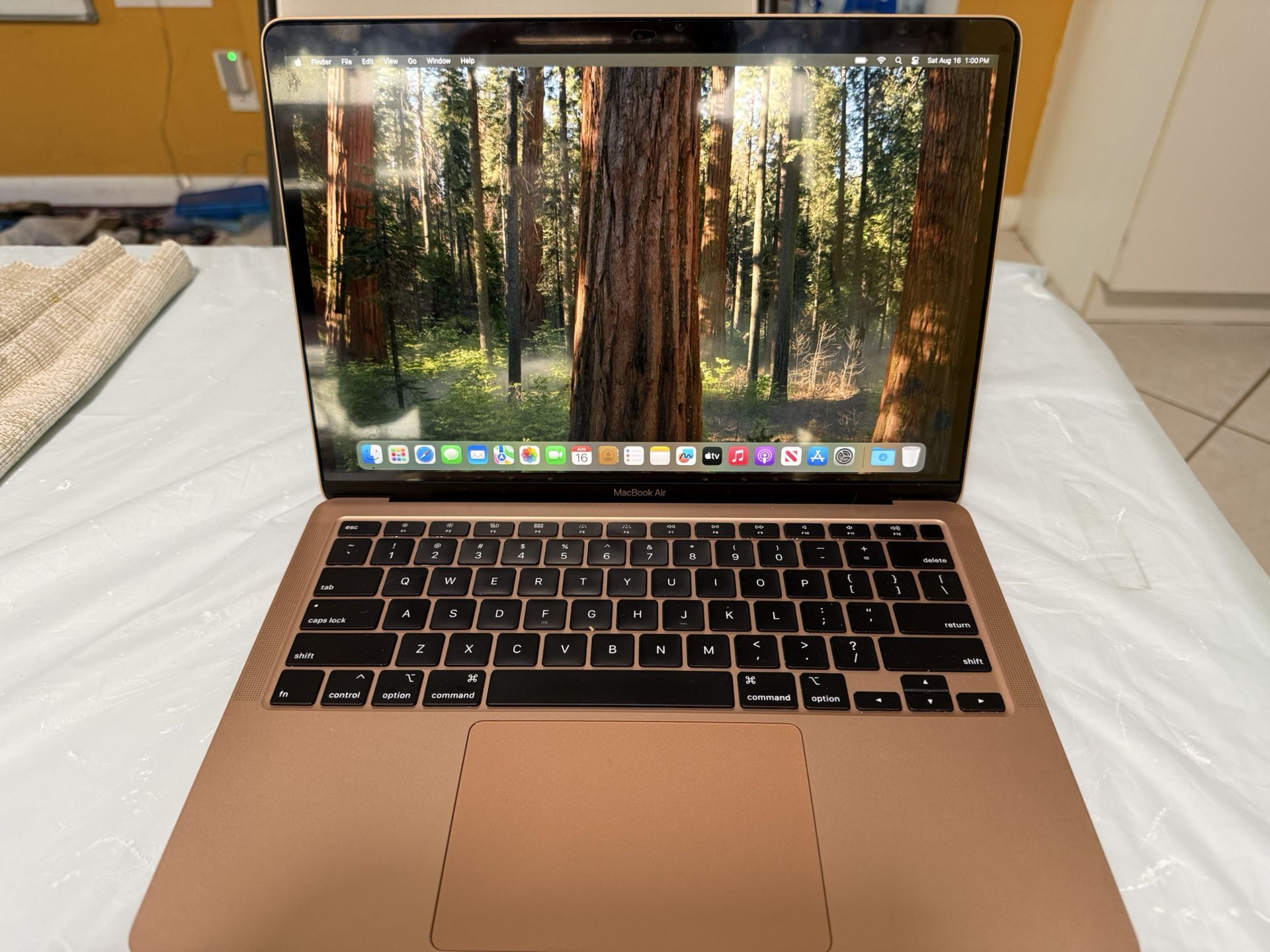  Apple MacBook Air 13”  2020