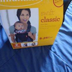 New Infantino Swift Classic Carrier 