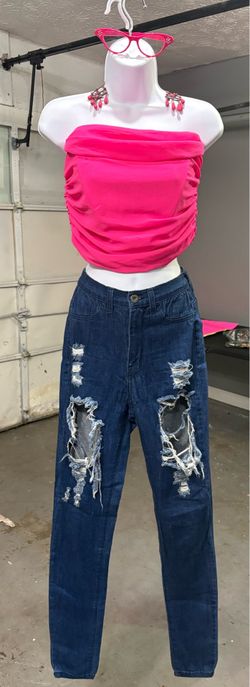 Pink shirt and pants small 20$