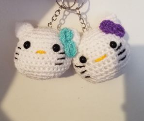 Hello Kitty Keychains.  llaveros.