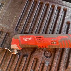 Milwaukee M12 Multitool 