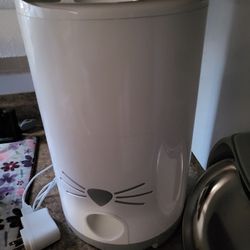  Catit PIXI Programmable Smart Cat Feeder