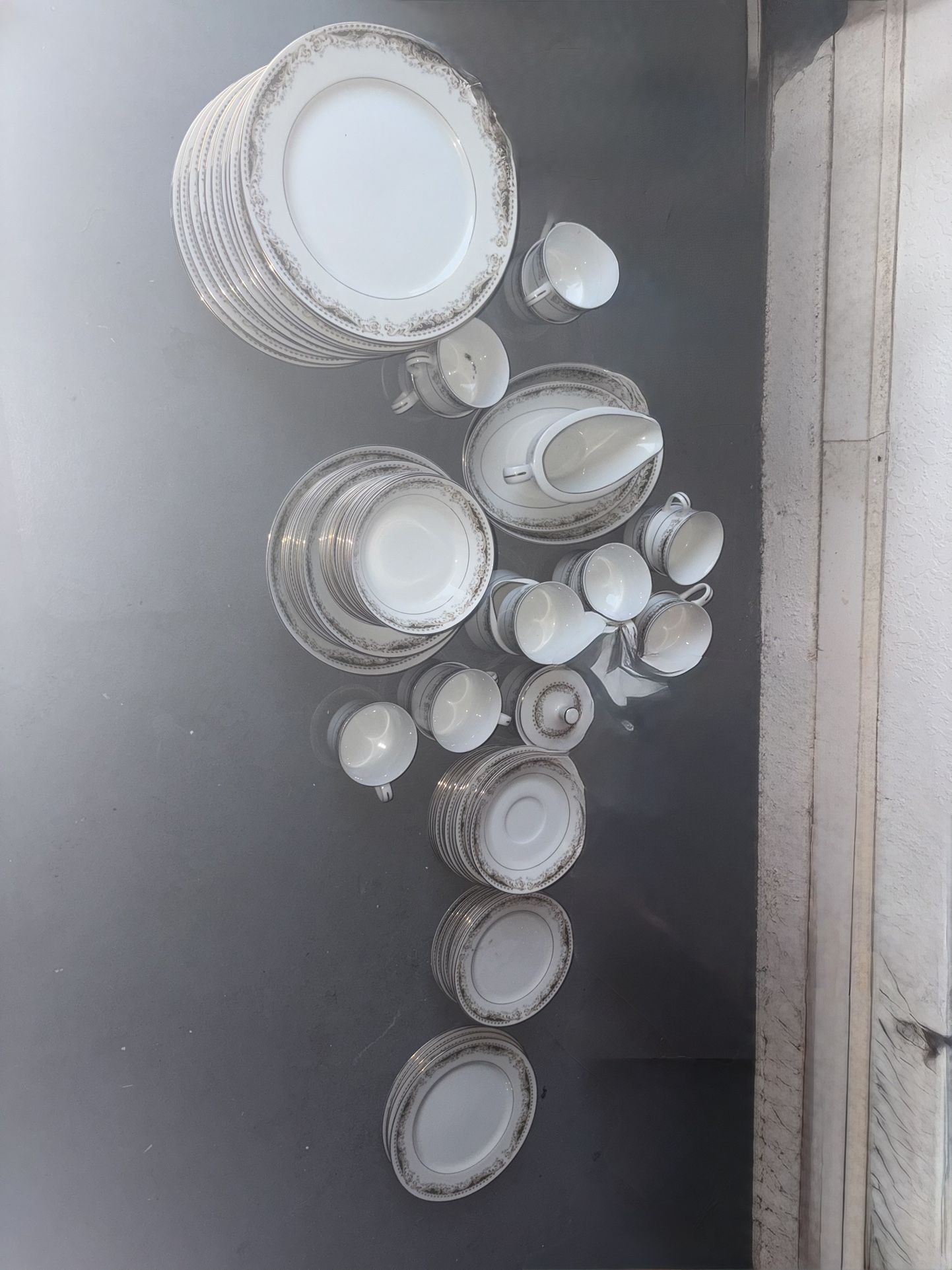 Vintage Queen Anne Signature Collection 