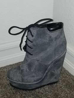 Xhilaration size 7 1/2. Worn 1 time.