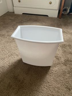 Small waste basket