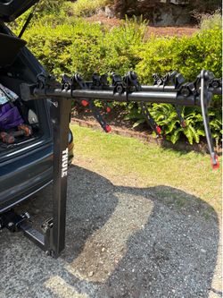 Thule Vertex 4-Bike Hitch Rack - Excellent Condition (with Locking Pin & Keys)