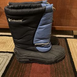 Snow Boots Sz 5