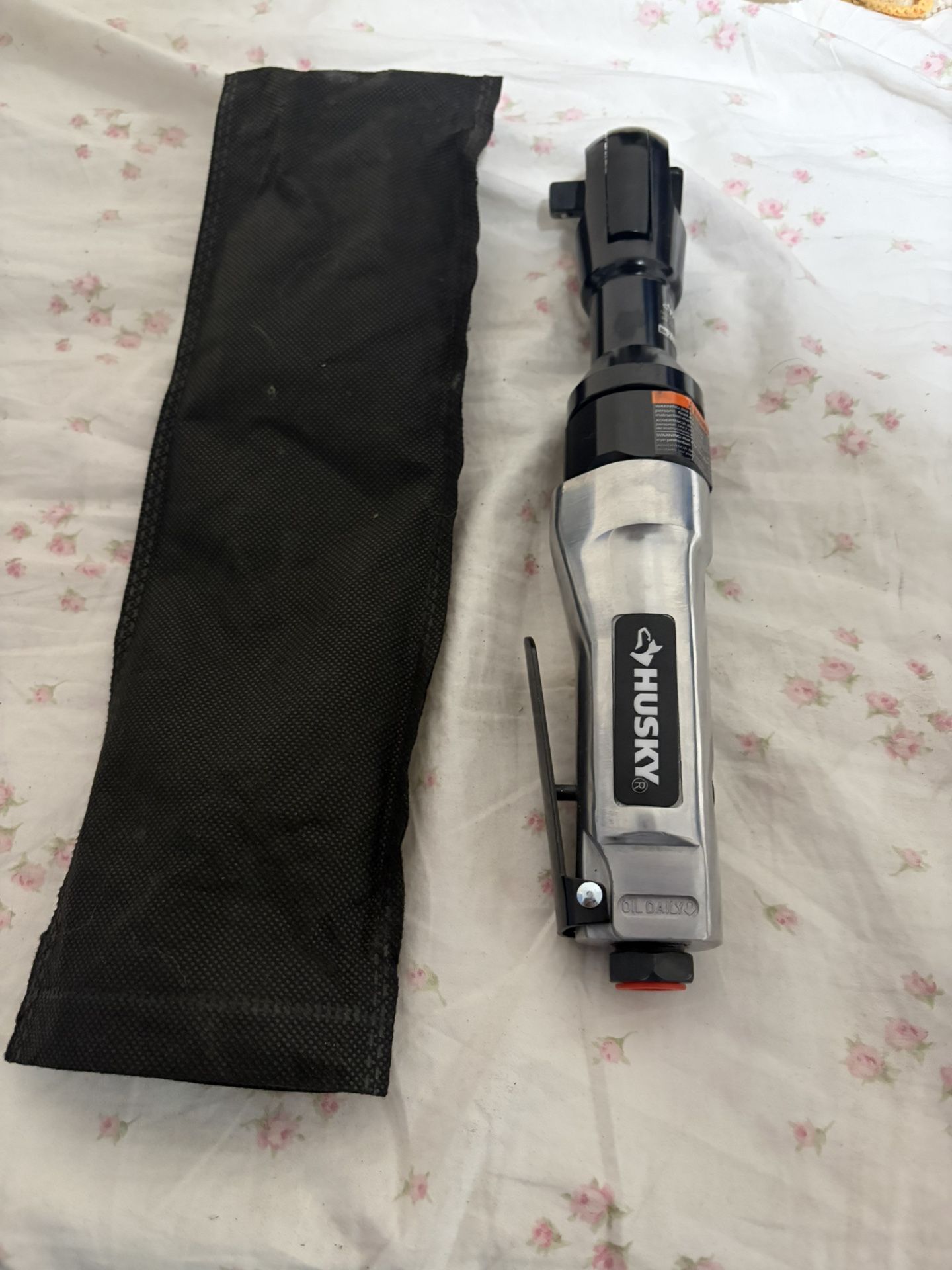 Husky 1/2in Pneumatic Air Ratchet Wrench