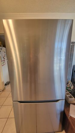 Insignia Stainless Steel Bottom Freezer Refrigerator