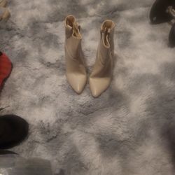Size 8 Women. Ream Wedge Boots