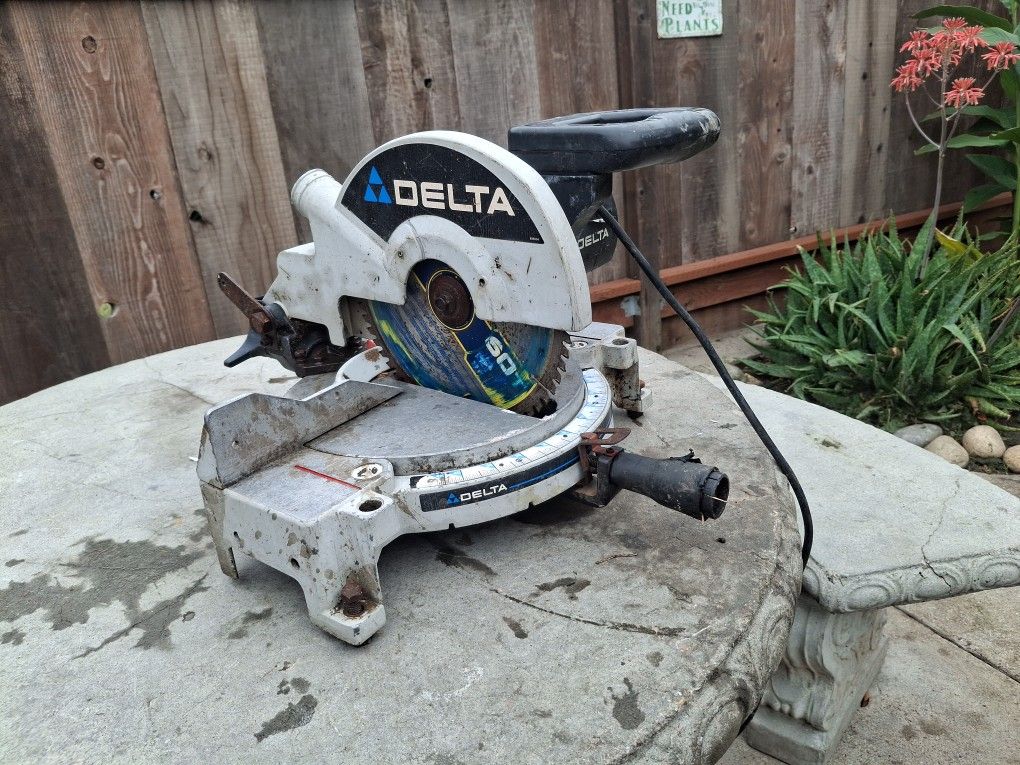 Delta Miter Saw