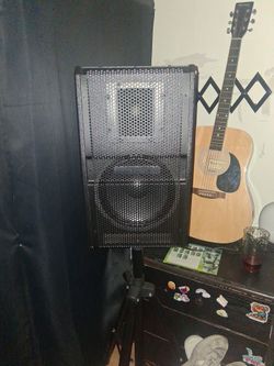 Singtronic Speakers With Stands