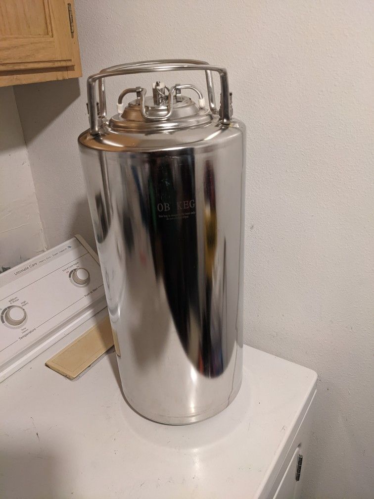 5 Gallon Stainless Steel Beer Keg / Brewing / Pressure Tank