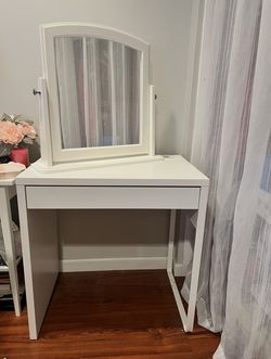 IKEA “MICKE” Desk