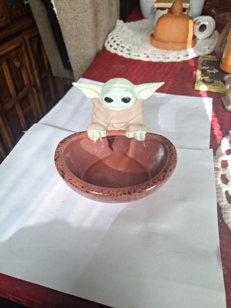 Star Wars Sleepy Yoda Ceramic Planter 4"×5"×5"