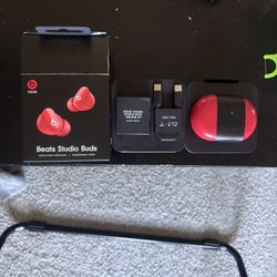 Beats Studio Buds