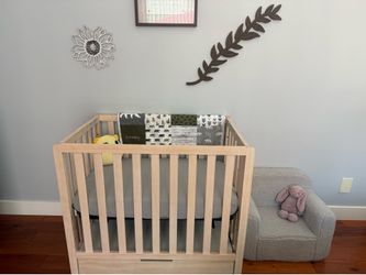 2 drawer mini crib.