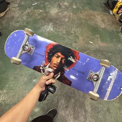 Skateboard Compete 8.25