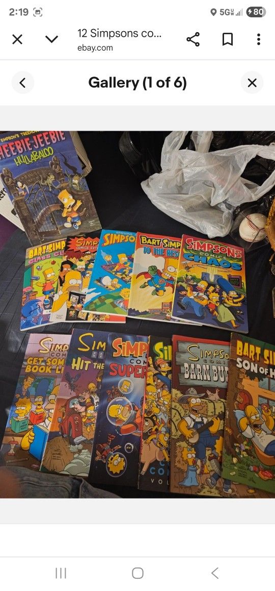 12 Simpsons comic books