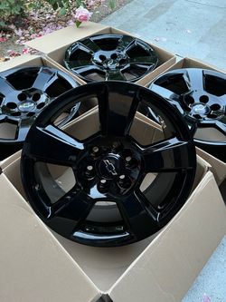 Chevy Tahoe rims 20” OEM factory wheels rines new gloss black fits Silverado Tahoe avalanche suburban GMC Sierra Yukon