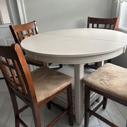 1 Round Table 5 Chairs Just We Painted Table. I Don’t Want No More High Table This Is Good For Kitchen