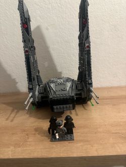 Lego Star Wars Kylo Ren’s Shuttle