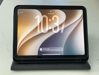 iPad 10th Generation 256gb - Mint Condition