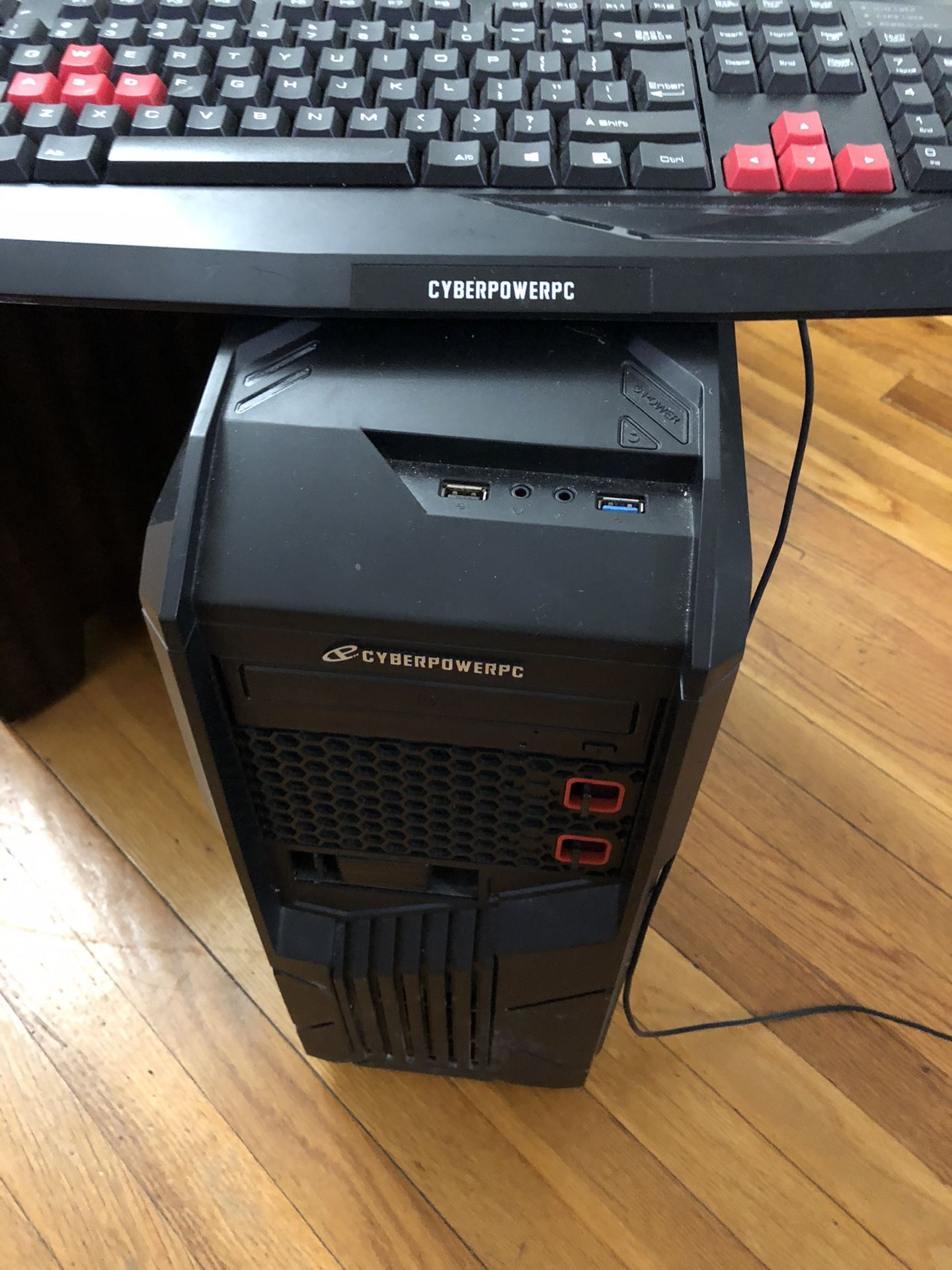 Slightly Used Cyberpowerpc upgradable Gaming PC